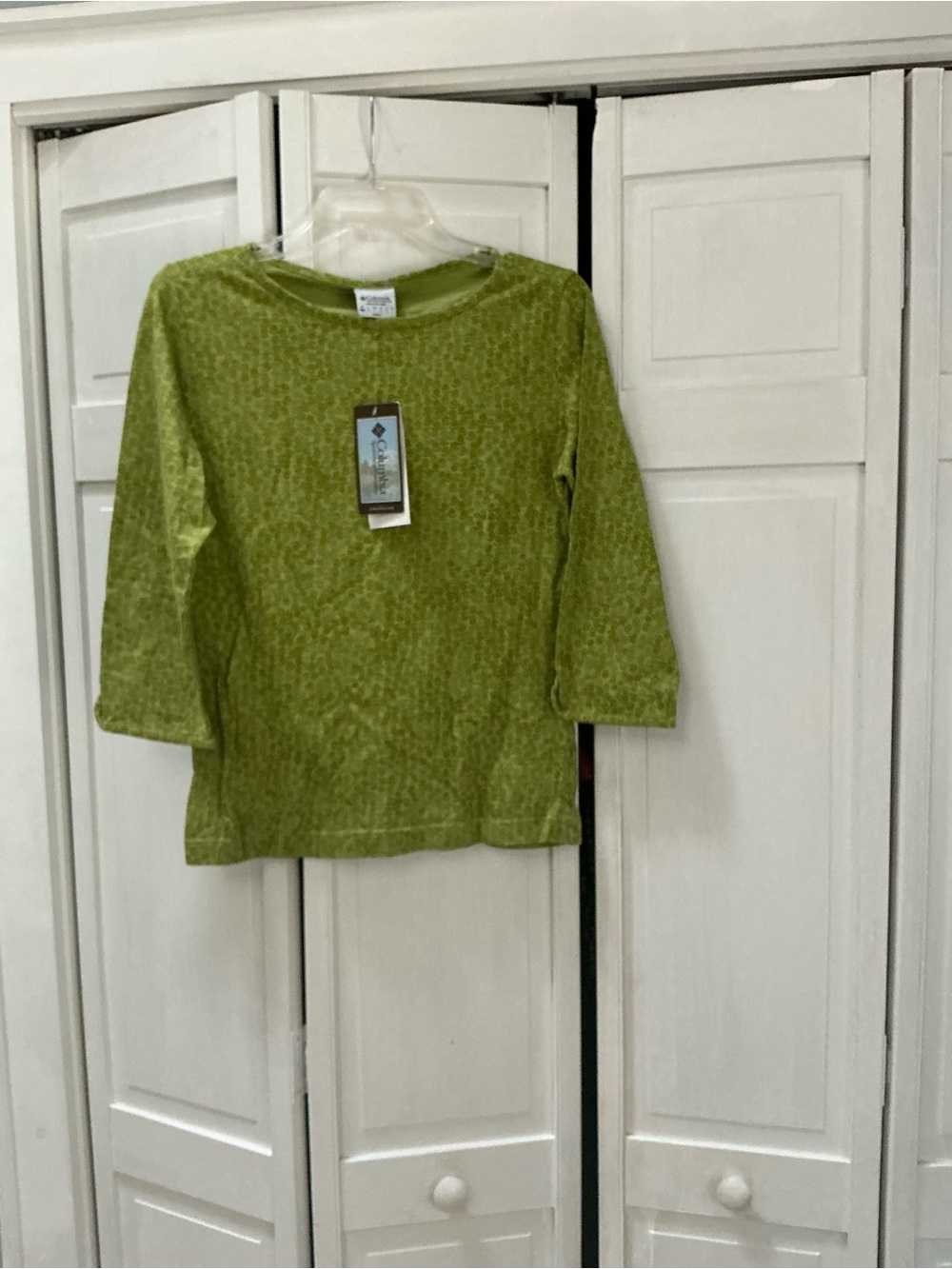 Columbia NWT 100% cotton olive green  Patterned 3/4 Sleeve Top